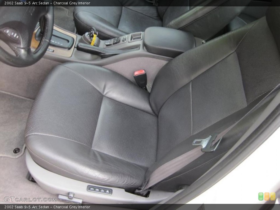 Charcoal Grey Interior Photo for the 2002 Saab 9-5 Arc Sedan #40816403