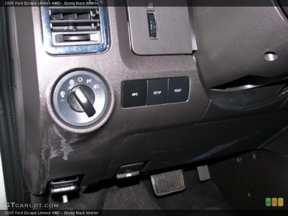 Ebony Black Interior Controls for the 2005 Ford Escape Limited 4WD #40816527