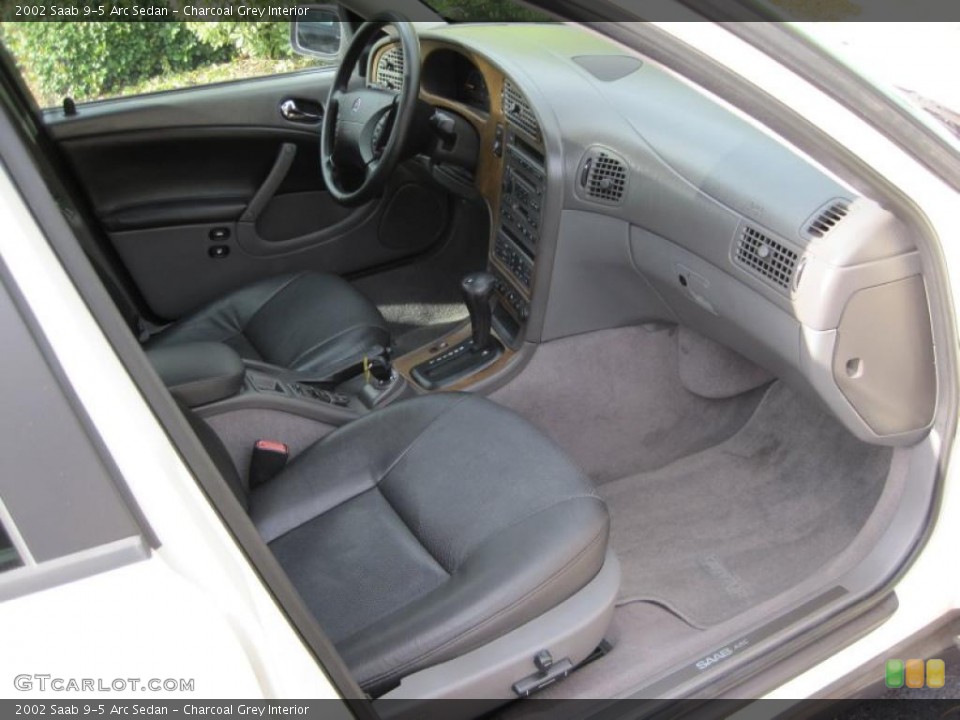 Charcoal Grey Interior Photo for the 2002 Saab 9-5 Arc Sedan #40816663