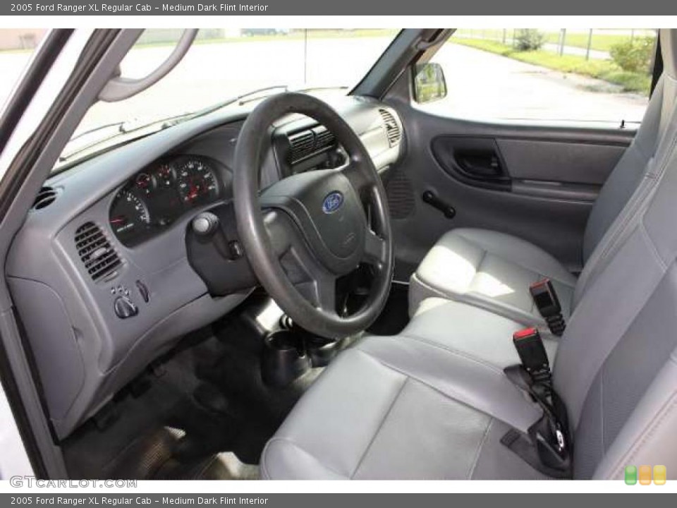 Medium Dark Flint Interior Photo for the 2005 Ford Ranger XL Regular Cab #40823645