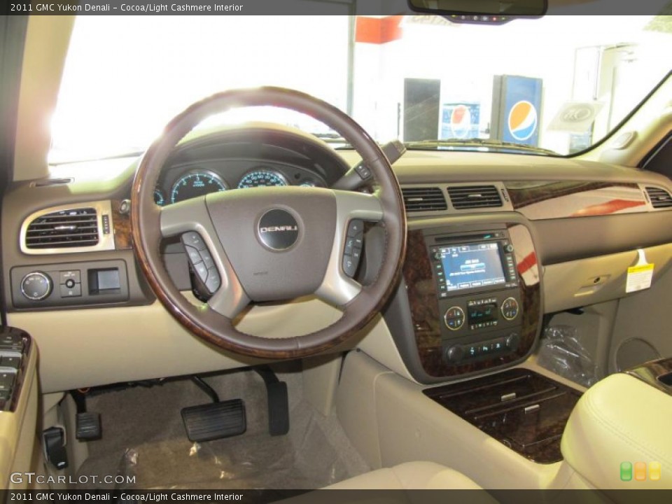 Cocoa/Light Cashmere 2011 GMC Yukon Interiors