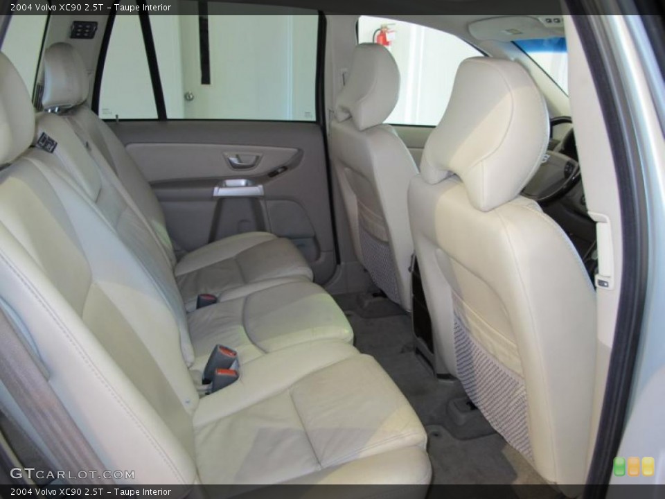 Taupe Interior Photo for the 2004 Volvo XC90 2.5T #40832205