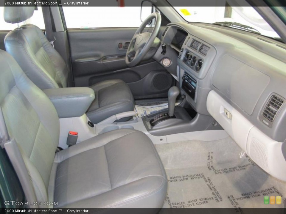 Gray Interior Photo for the 2000 Mitsubishi Montero Sport ES #40833593
