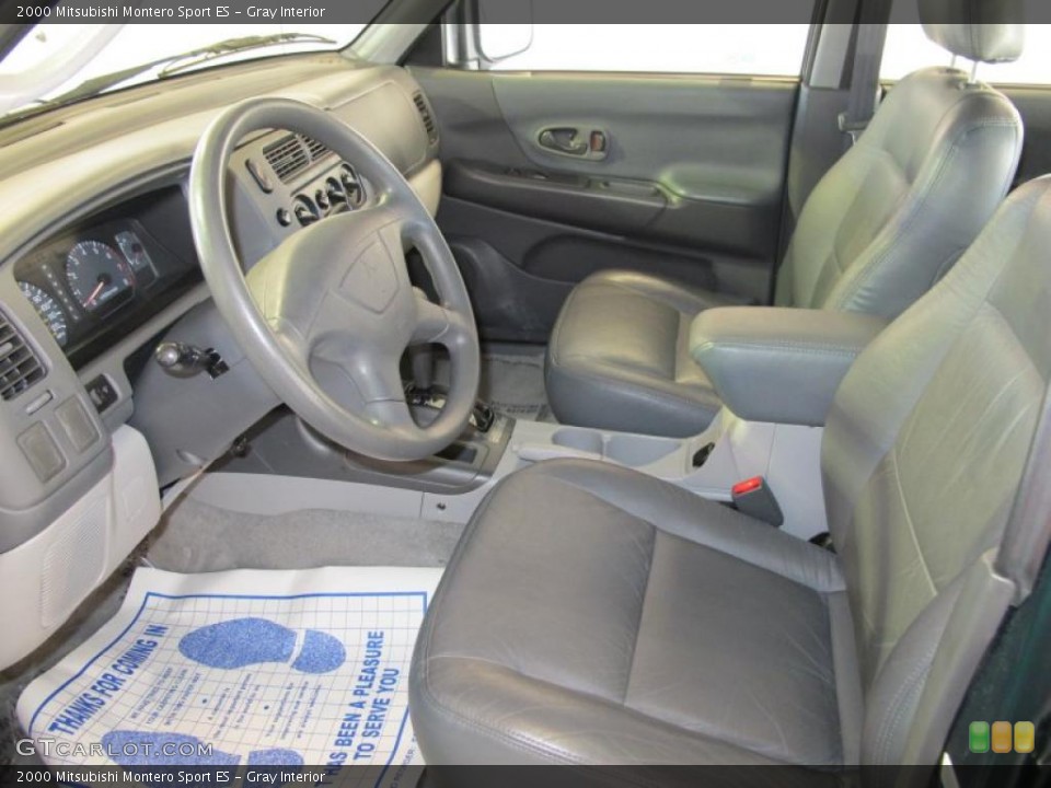Gray Interior Photo for the 2000 Mitsubishi Montero Sport ES #40833609
