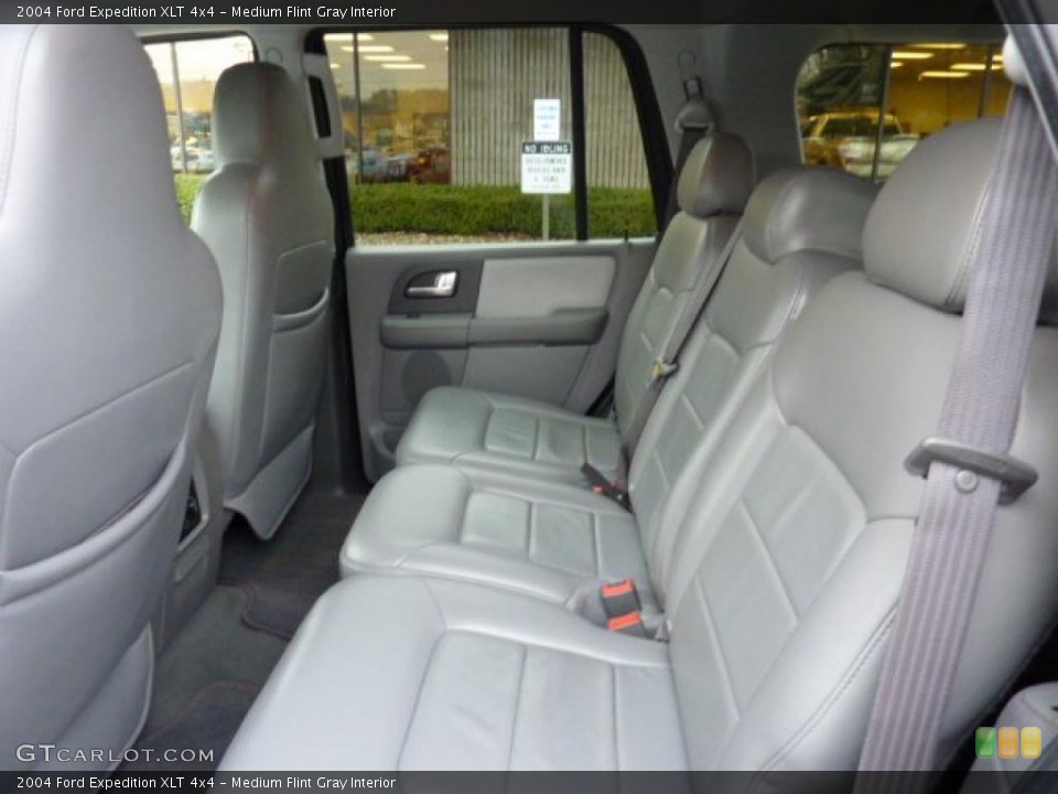 Medium Flint Gray Interior Photo for the 2004 Ford Expedition XLT 4x4 #40836769