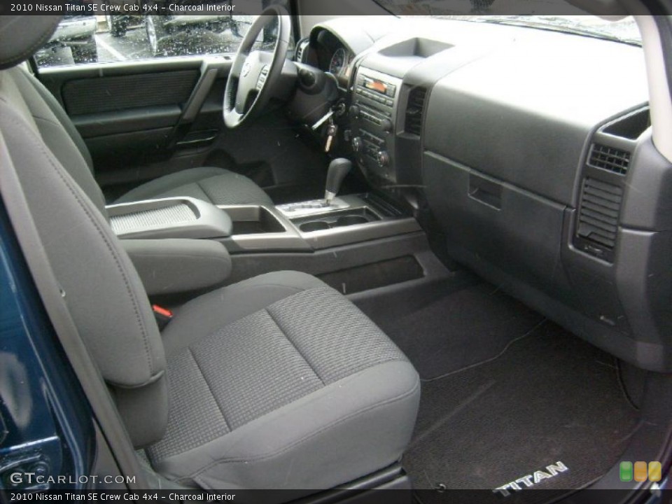 Charcoal Interior Photo for the 2010 Nissan Titan SE Crew Cab 4x4 #40837953