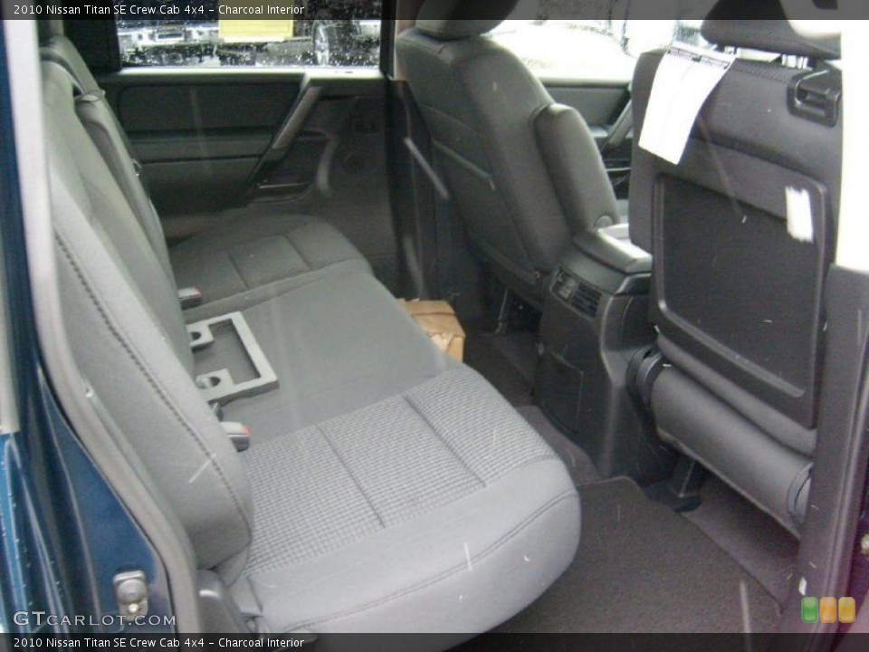 Charcoal Interior Photo for the 2010 Nissan Titan SE Crew Cab 4x4 #40837965