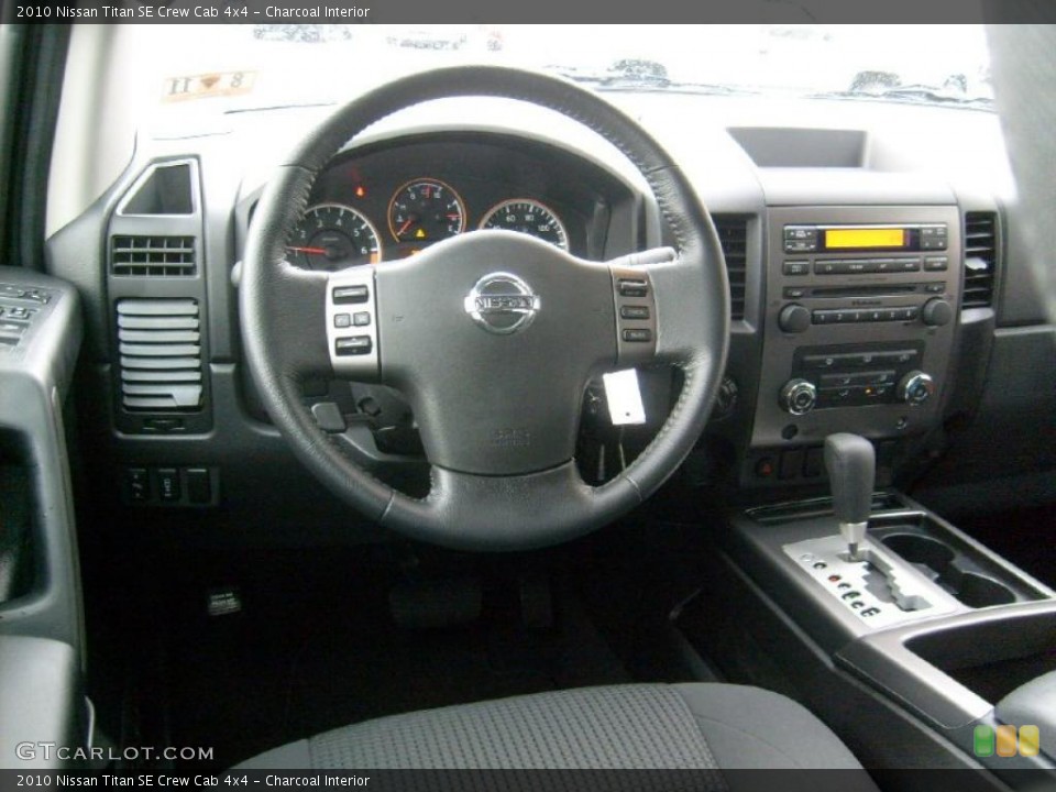 Charcoal Interior Photo for the 2010 Nissan Titan SE Crew Cab 4x4 #40838101