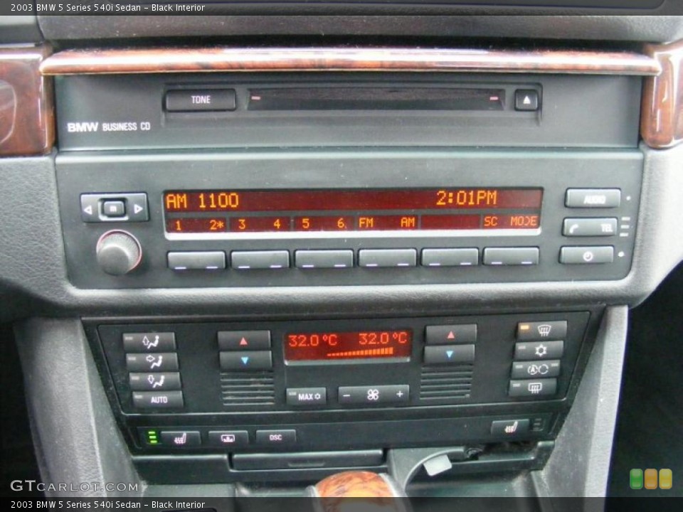 Black Interior Controls for the 2003 BMW 5 Series 540i Sedan #40840565