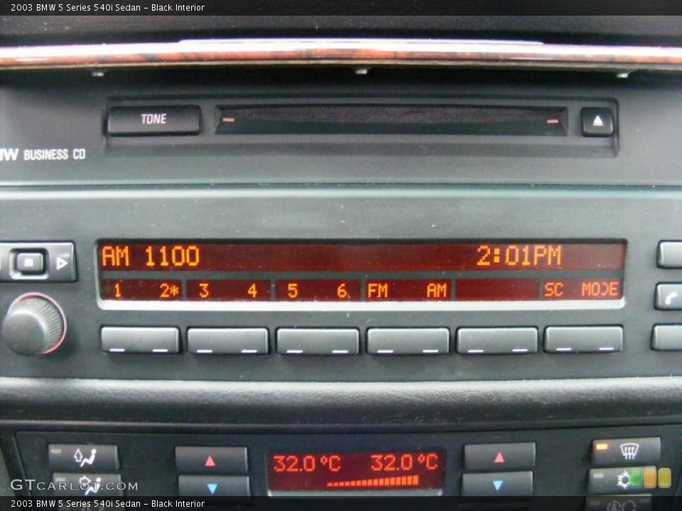 Black Interior Controls for the 2003 BMW 5 Series 540i Sedan #40840589