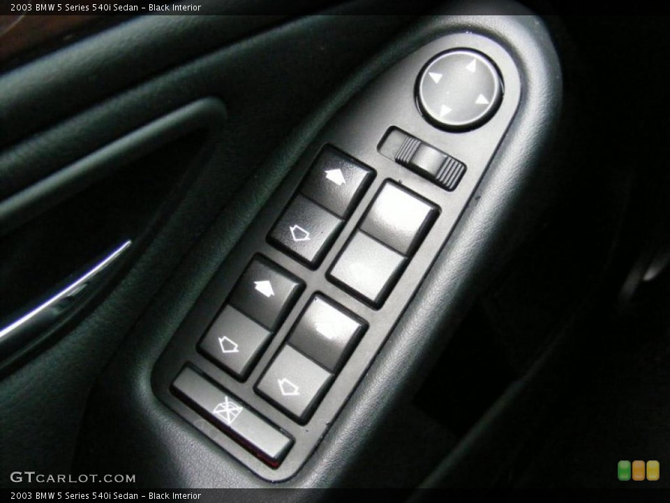Black Interior Controls for the 2003 BMW 5 Series 540i Sedan #40840637