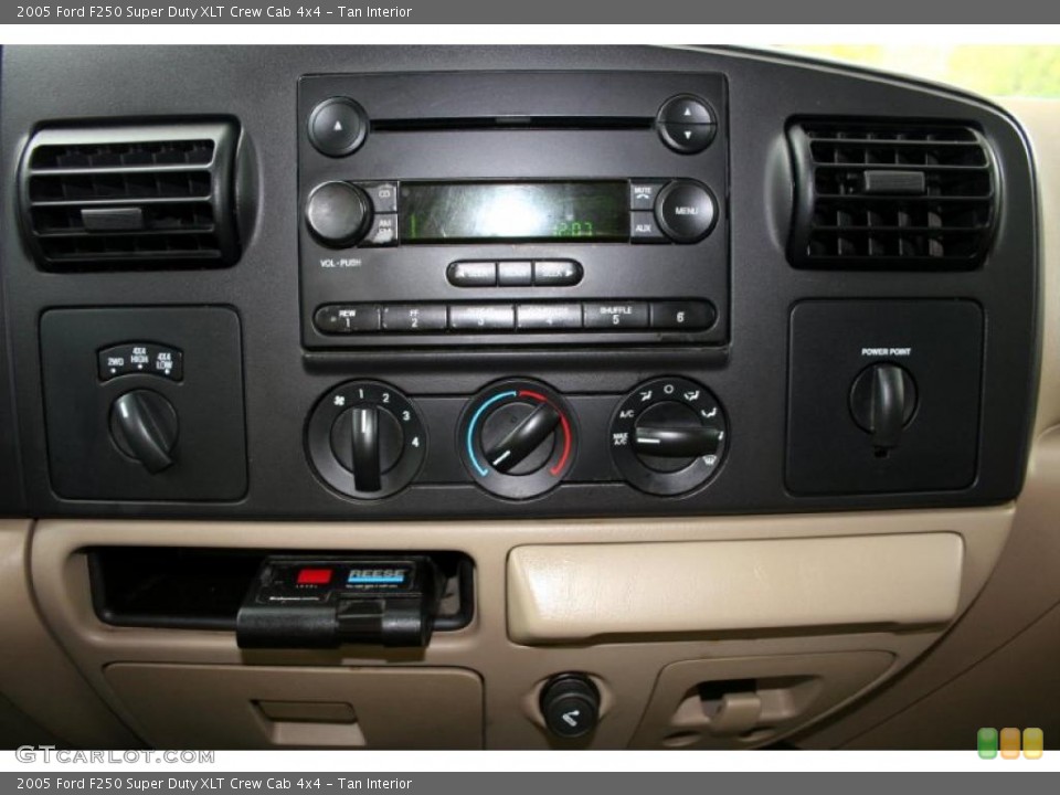 Tan Interior Controls for the 2005 Ford F250 Super Duty XLT Crew Cab 4x4 #40846957