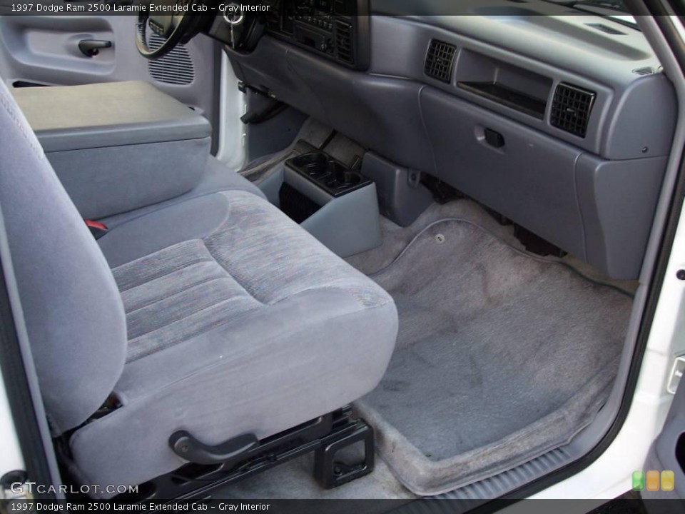 Gray Interior Photo for the 1997 Dodge Ram 2500 Laramie Extended Cab #40848193