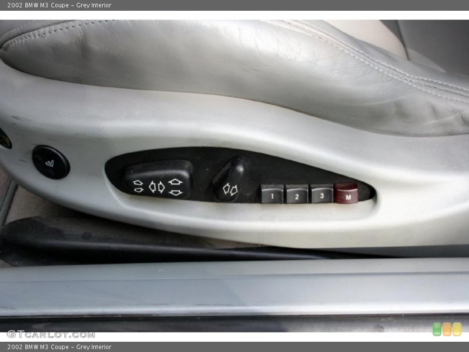 Grey Interior Controls for the 2002 BMW M3 Coupe #40848833