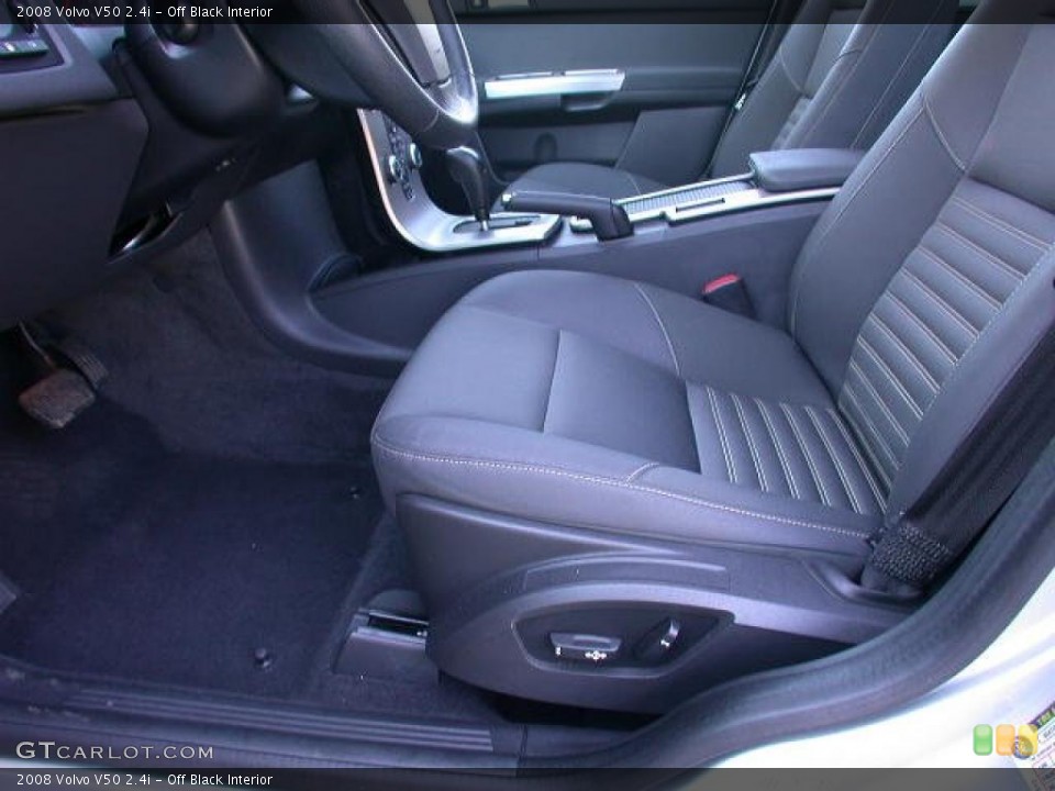 Off Black Interior Photo for the 2008 Volvo V50 2.4i #40854901