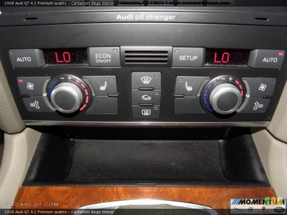 Cardamom Beige Interior Controls for the 2008 Audi Q7 4.2 Premium quattro #40863693