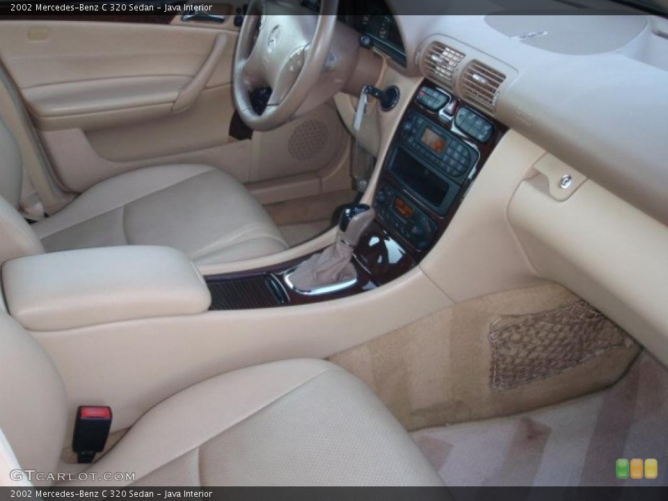 Java Interior Photo for the 2002 Mercedes-Benz C 320 Sedan #40864873