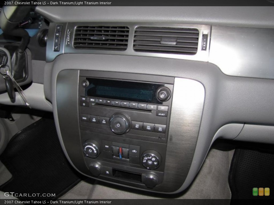 Dark Titanium/Light Titanium Interior Controls for the 2007 Chevrolet Tahoe LS #40867026