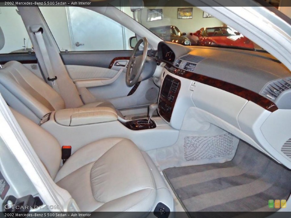 Ash Interior Photo for the 2002 Mercedes-Benz S 500 Sedan #40870694