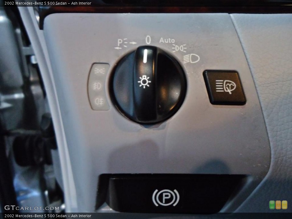 Ash Interior Controls for the 2002 Mercedes-Benz S 500 Sedan #40870814