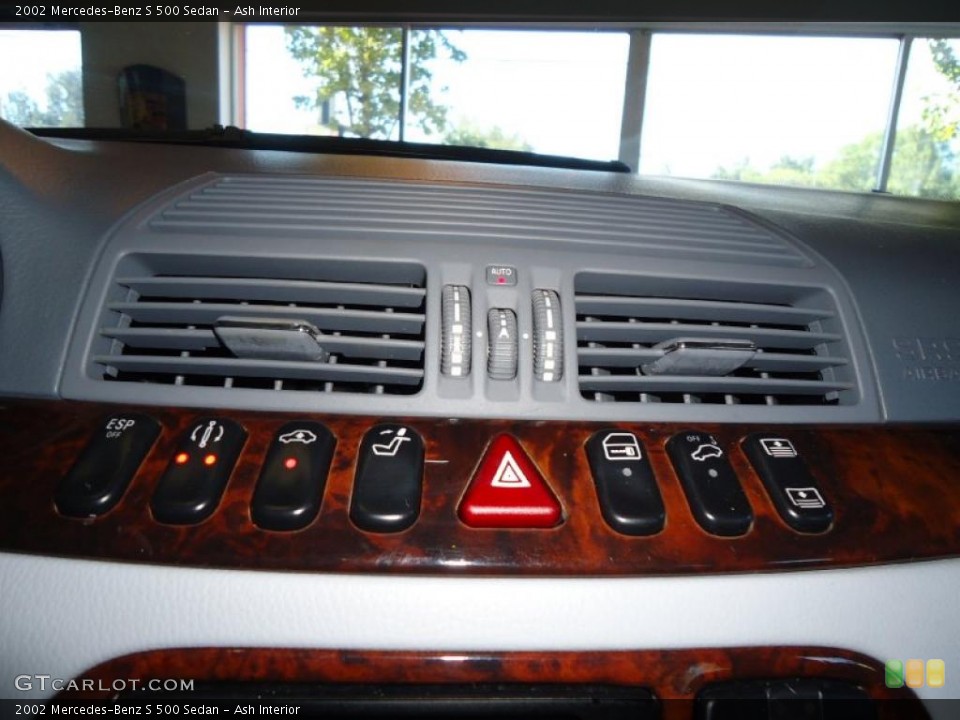 Ash Interior Controls for the 2002 Mercedes-Benz S 500 Sedan #40870974