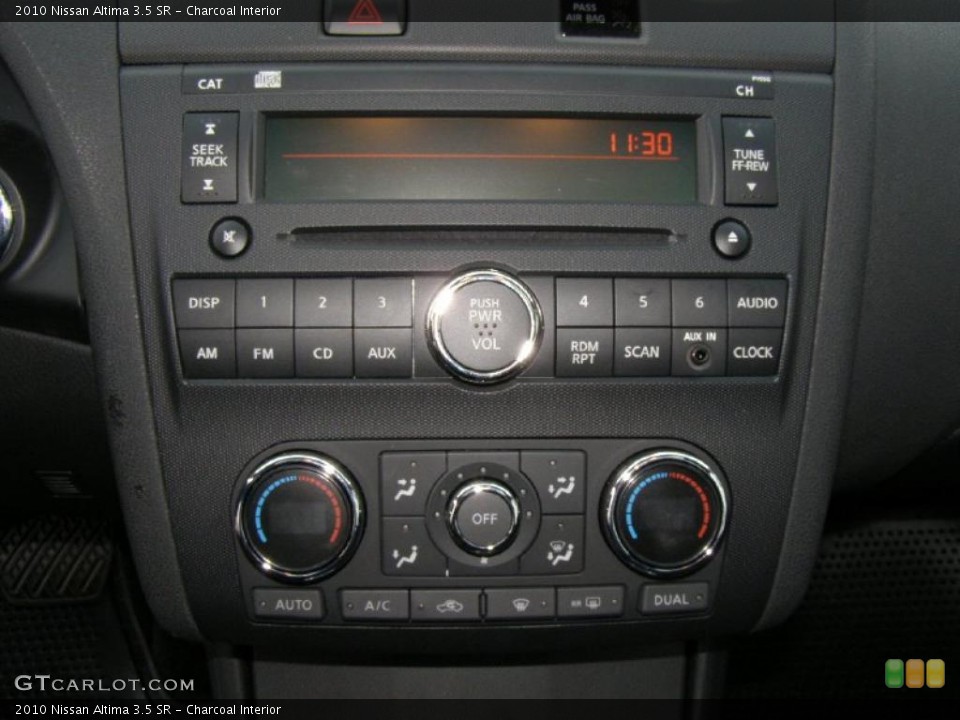 Charcoal Interior Controls for the 2010 Nissan Altima 3.5 SR #40874302
