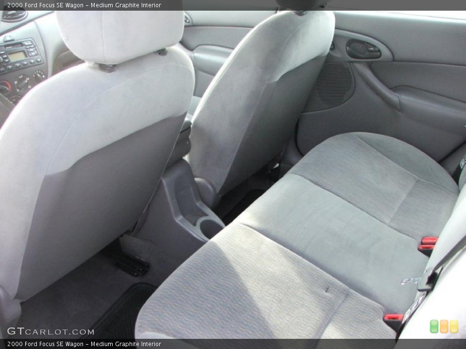 Medium Graphite Interior Photo for the 2000 Ford Focus SE Wagon #40877482