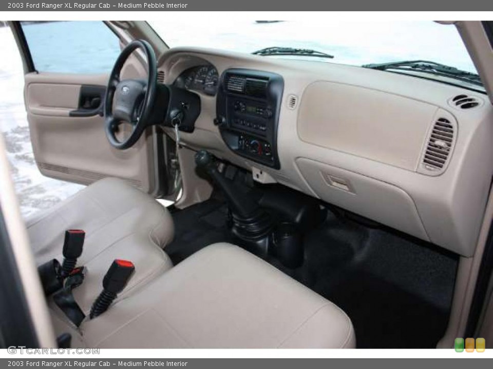 Medium Pebble Interior Photo for the 2003 Ford Ranger XL Regular Cab #40885345