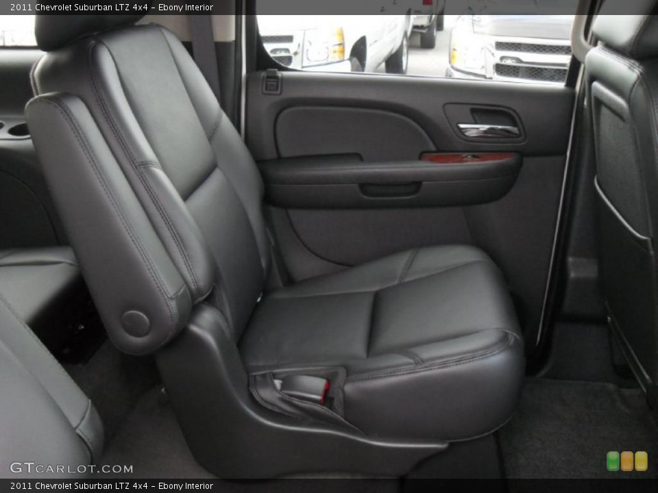 Ebony Interior Photo for the 2011 Chevrolet Suburban LTZ 4x4 #40890429