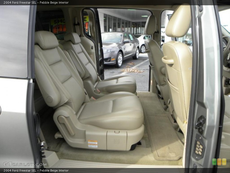 Pebble Beige Interior Photo for the 2004 Ford Freestar SEL #40892137
