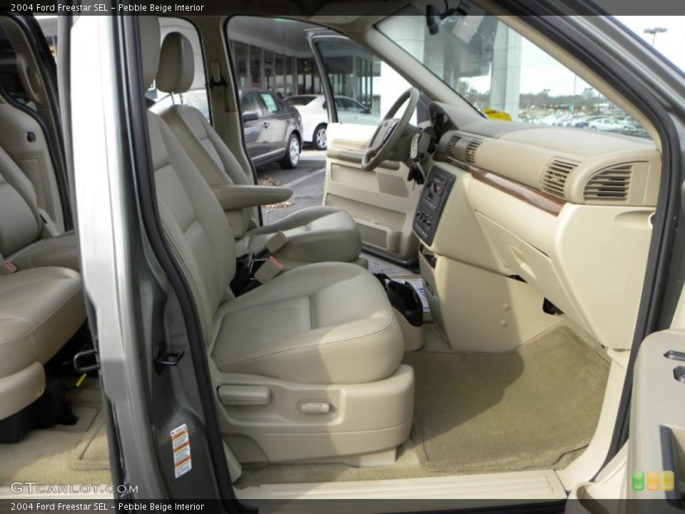 Pebble Beige Interior Photo for the 2004 Ford Freestar SEL #40892153