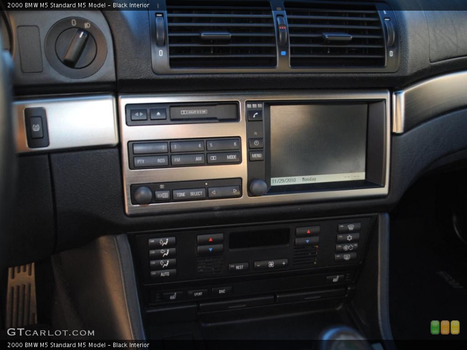 Black Interior Controls for the 2000 BMW M5  #40897349
