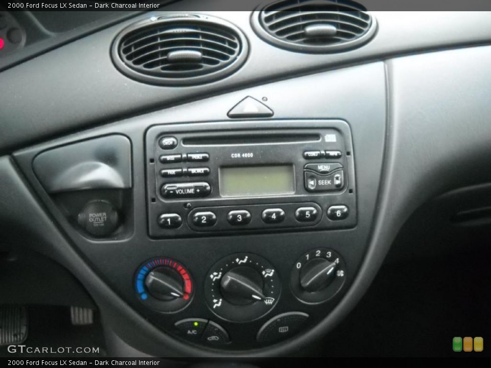 Dark Charcoal Interior Controls for the 2000 Ford Focus LX Sedan #40907965