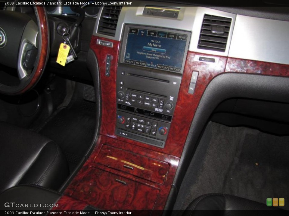 Ebony/Ebony Interior Controls for the 2009 Cadillac Escalade  #40927349