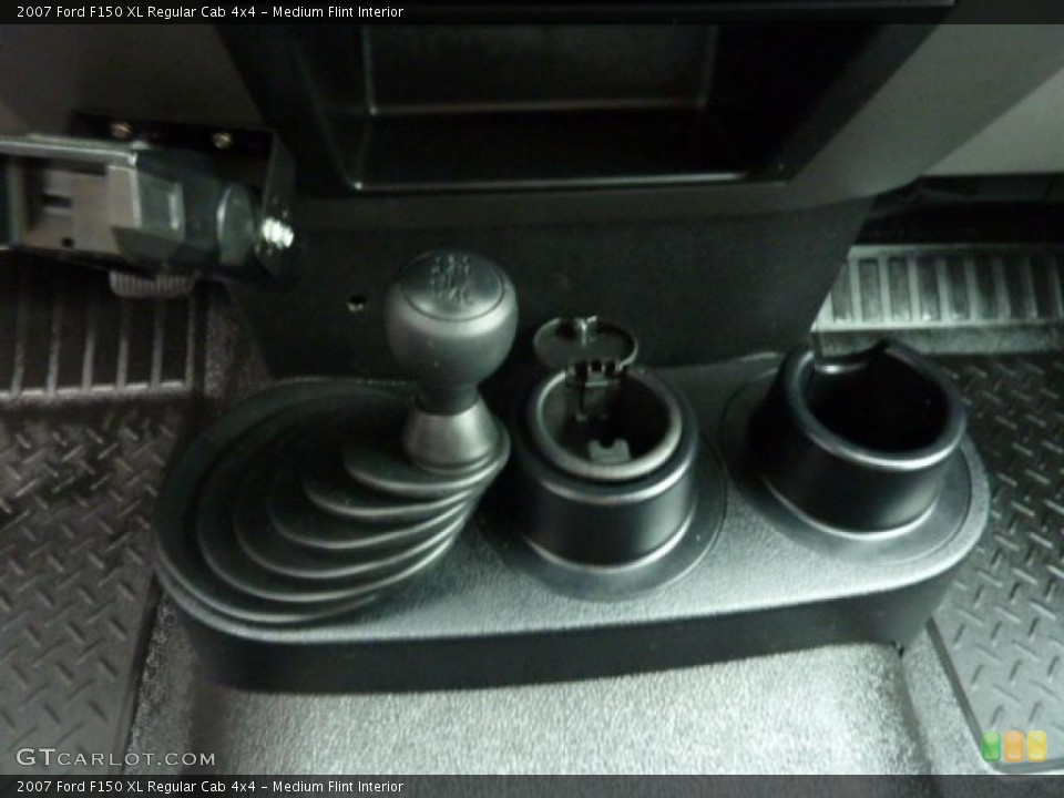 Medium Flint Interior Controls for the 2007 Ford F150 XL Regular Cab 4x4 #40952586
