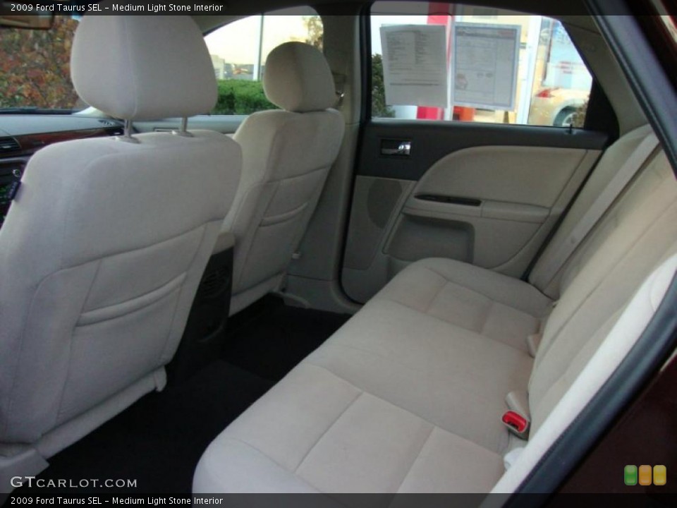 Medium Light Stone Interior Photo for the 2009 Ford Taurus SEL #40957333