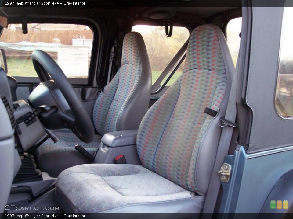 Gray Interior Photo for the 1997 Jeep Wrangler Sport 4x4 #40966932