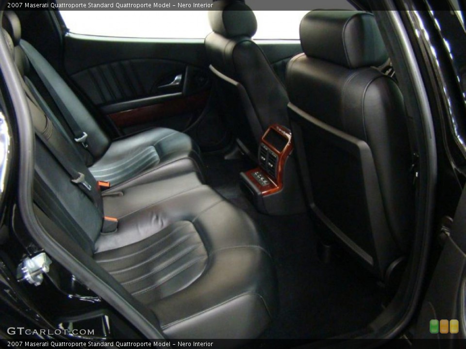 Nero Interior Photo for the 2007 Maserati Quattroporte  #40967948