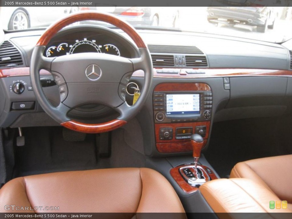 Java Interior Photo for the 2005 Mercedes-Benz S 500 Sedan #40973984
