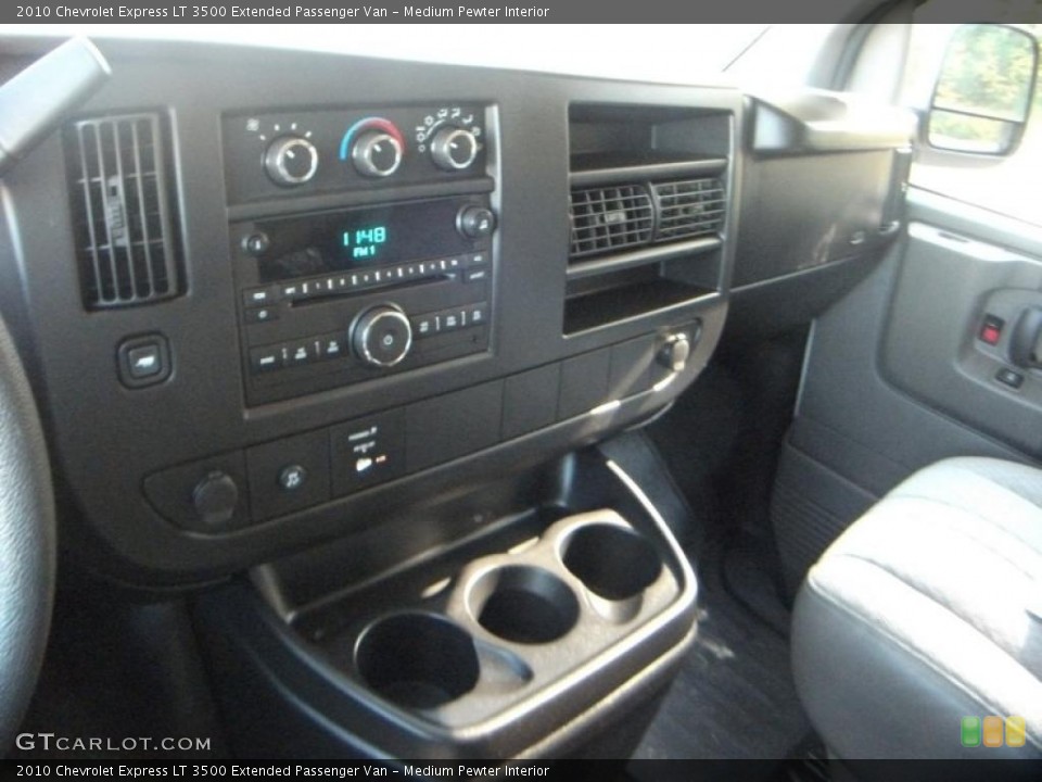 Medium Pewter Interior Controls for the 2010 Chevrolet Express LT 3500 Extended Passenger Van #40979248