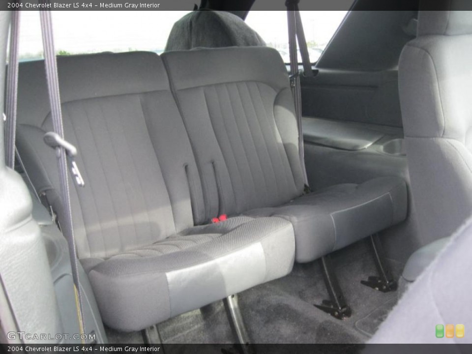 Medium Gray Interior Photo for the 2004 Chevrolet Blazer LS 4x4 #40995606