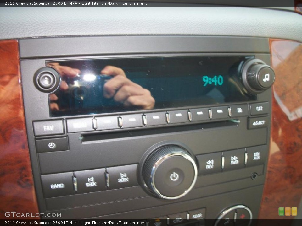 Light Titanium/Dark Titanium Interior Controls for the 2011 Chevrolet Suburban 2500 LT 4x4 #40997750