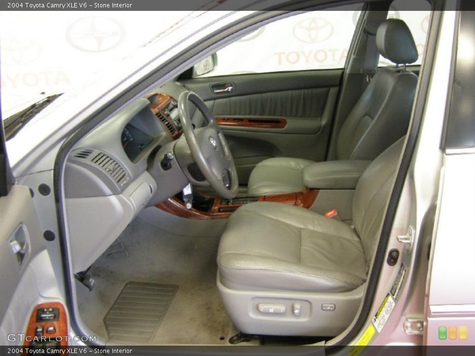 Stone Interior Photo for the 2004 Toyota Camry XLE V6 #40998755