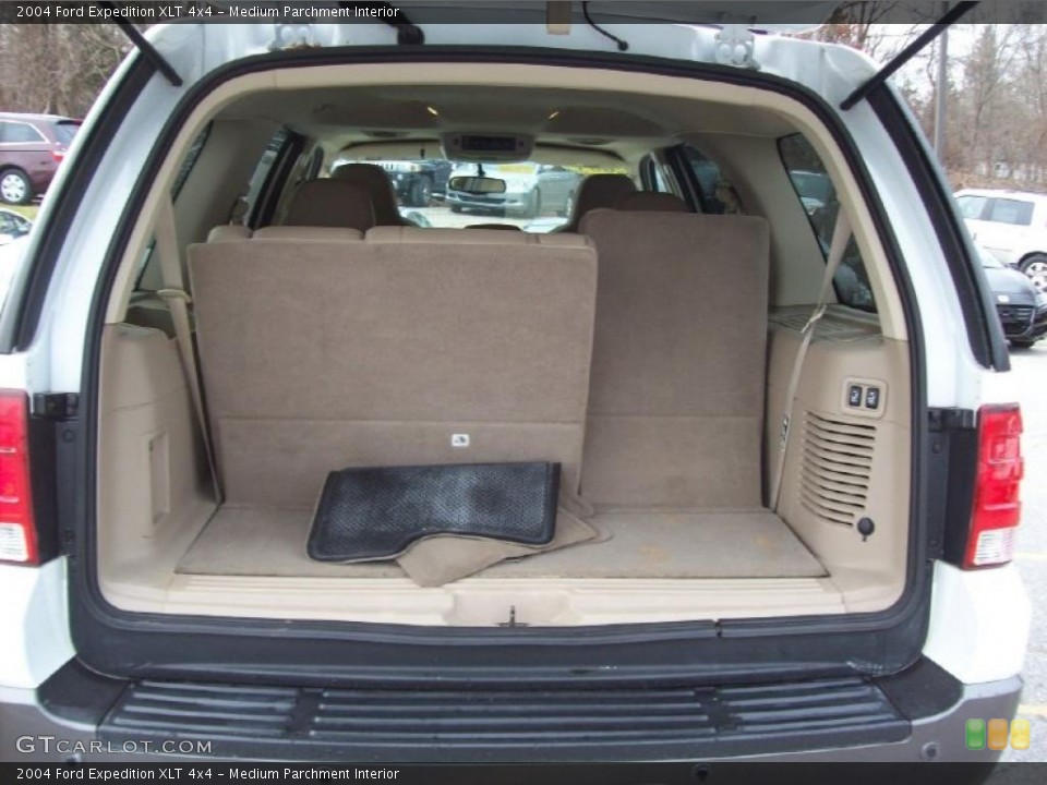 Medium Parchment Interior Trunk for the 2004 Ford Expedition XLT 4x4 #41005406