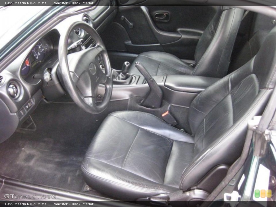 Black Interior Photo for the 1999 Mazda MX-5 Miata LP Roadster #41011974