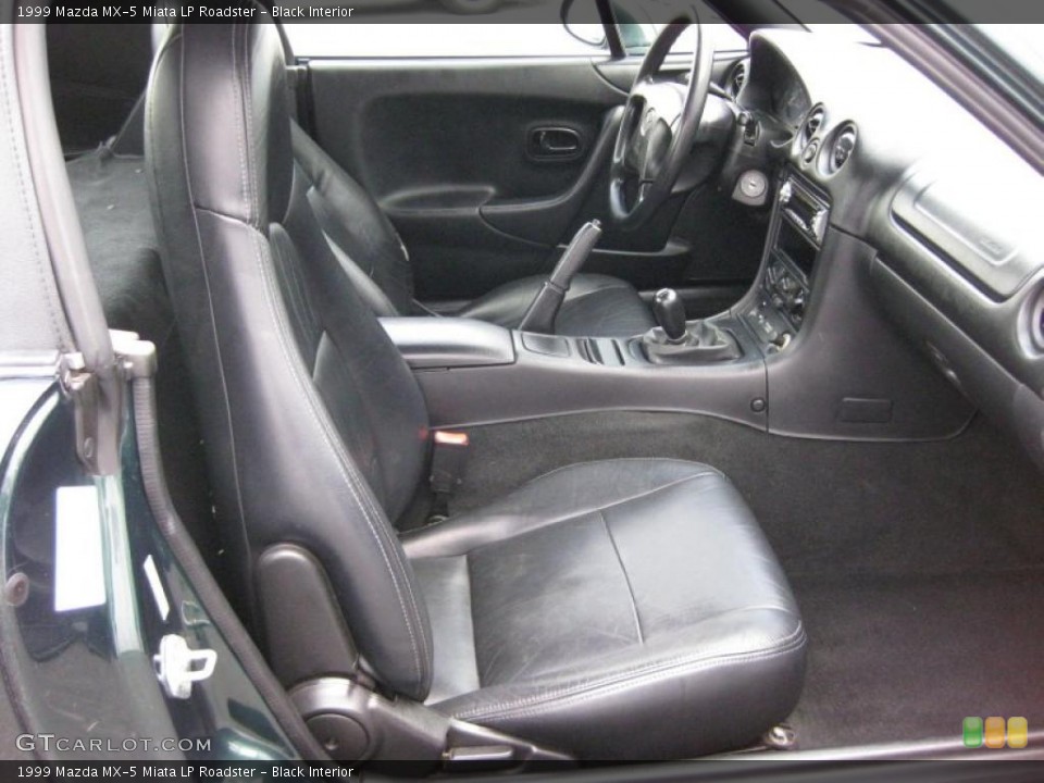 Black Interior Photo for the 1999 Mazda MX-5 Miata LP Roadster #41012022