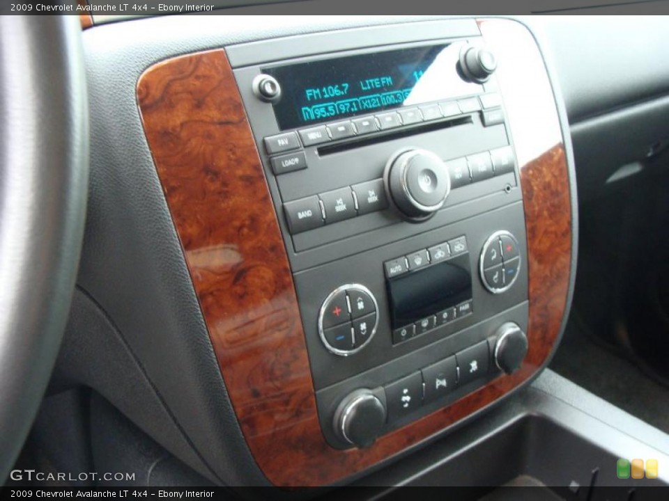 Ebony Interior Controls for the 2009 Chevrolet Avalanche LT 4x4 #41013382