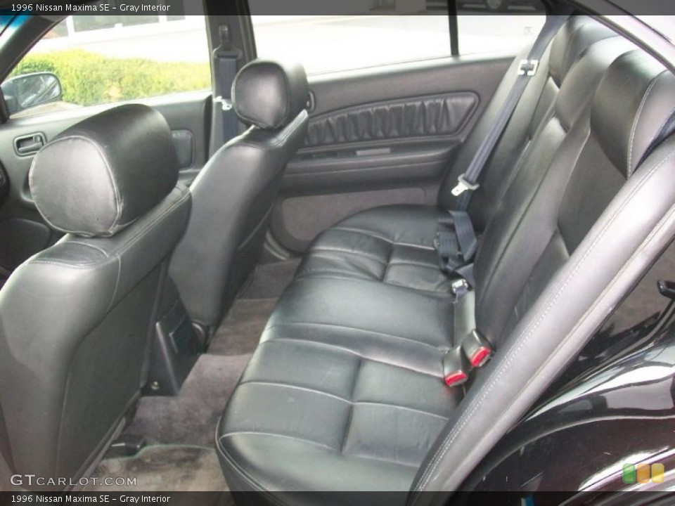 Gray Interior Photo for the 1996 Nissan Maxima SE #41014891
