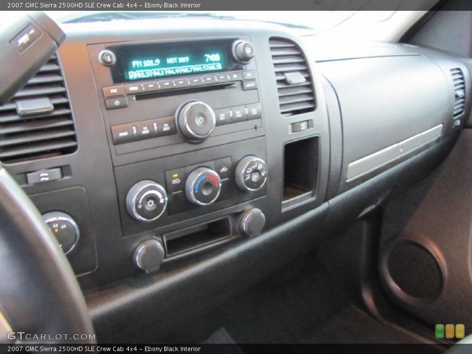 Ebony Black Interior Controls for the 2007 GMC Sierra 2500HD SLE Crew Cab 4x4 #41017335