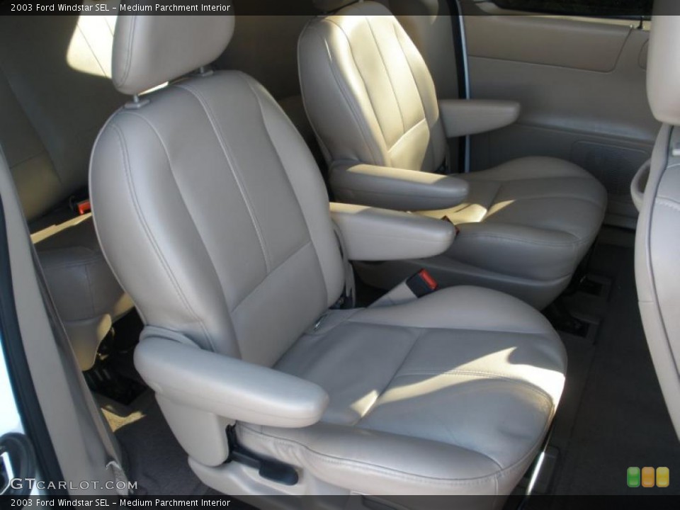 Medium Parchment Interior Photo for the 2003 Ford Windstar SEL #41021439